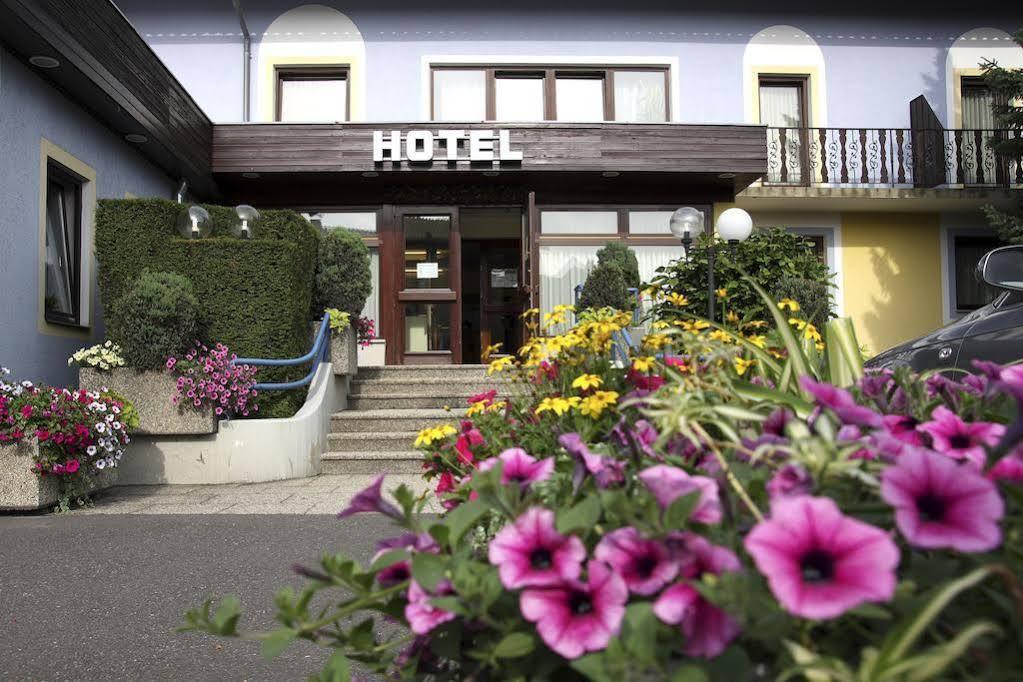 Hotel Der Stockinger Unterpremstaetten Luaran gambar