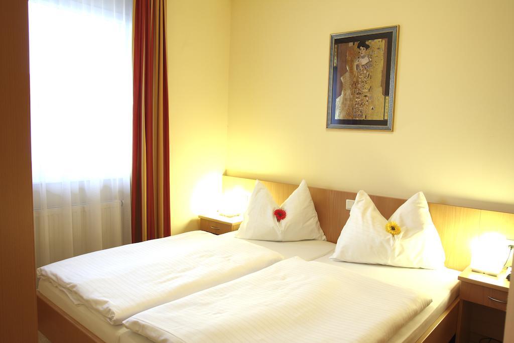 Hotel Der Stockinger Unterpremstaetten Luaran gambar